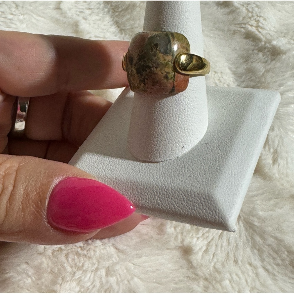 Size 9 kunzite natural stone ring